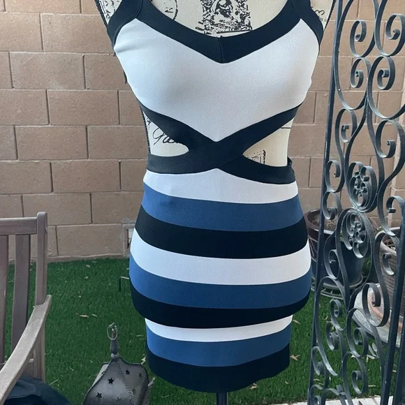 BCBGMaxAzria Elle Cutout Bandage Stripe Body-con Color block Mini Dress Small - Picture 8 of 16